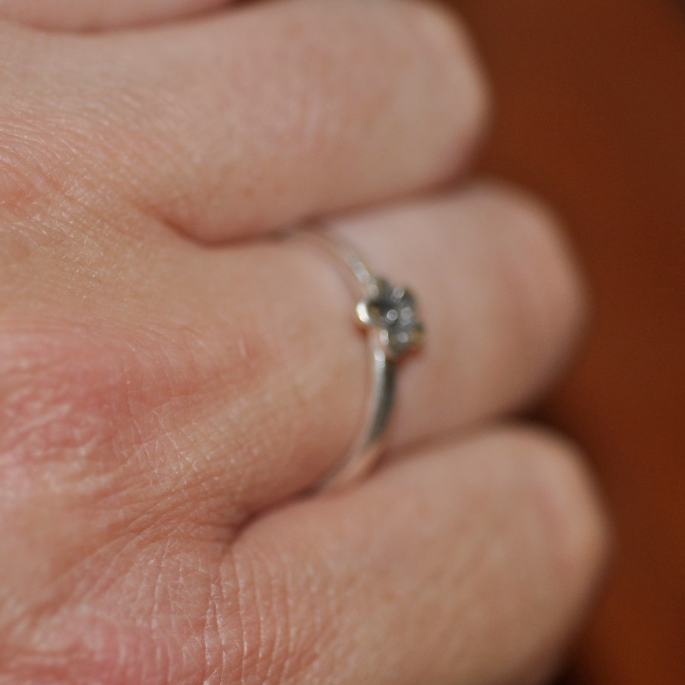 Sterling Silver Stackable Flower Ring - Size 9.25 - image 3